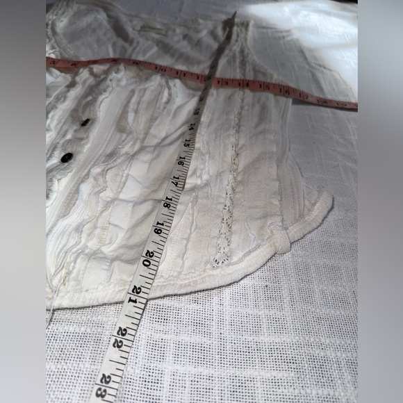 Euc We the Free white button down tank top sz medium - Picture 8 of 10